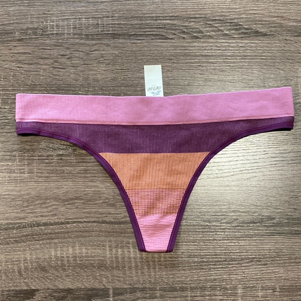 NWT - Aerie Ribbed Seamless Thong Panties - Berry Stripes - XXL